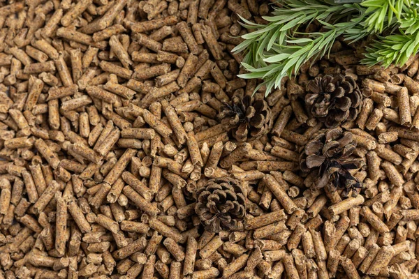 Ahşap topaklar üretimi. Bir çeşit odun yakıtı..