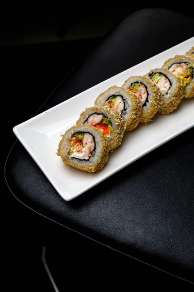 シェフが用意したおいしい寿司 — ストック写真