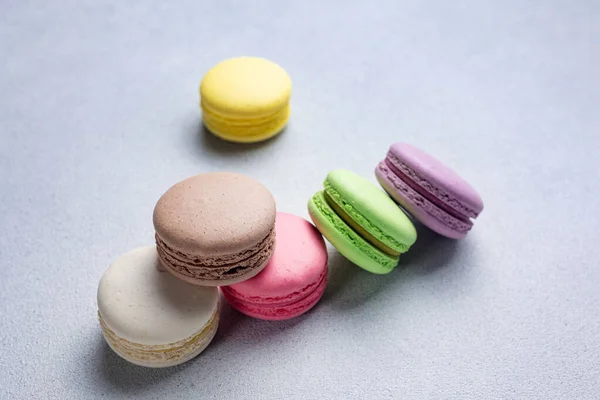 Pile Macaroon Macaron Biscuits Grey Background — Stock Photo, Image