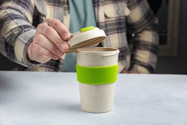 Stock image delicious cocoa drink poured into a cup