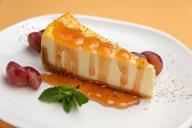 Lokantada lezzetli bir tatlı