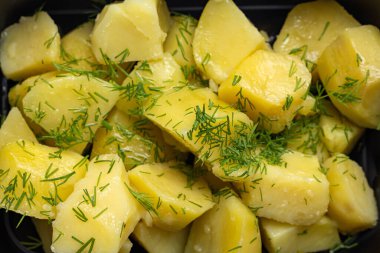 Kara kutularda garnitür. Kargo.