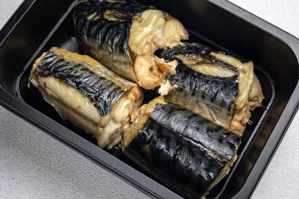 Вкусные Блюда Рыбы Черном Ящике Доставка — стоковое фото