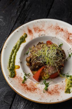 Lezzetli et yemekleri kapanıyor.