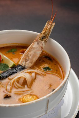 Lokantadan lezzetli bir çorba. Kapat.