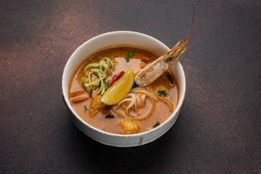 Lokantadan lezzetli bir çorba. Kapat.