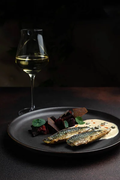 Restorandan lezzetli balık yemekleri. Yakın plan.