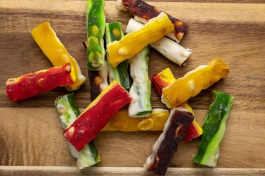 Dükkandan lezzetli şekerler. Kapat.