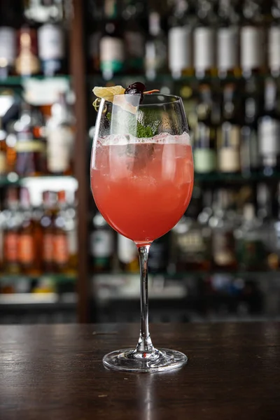 Delizioso Cocktail Alcolico Vicino — Foto Stock