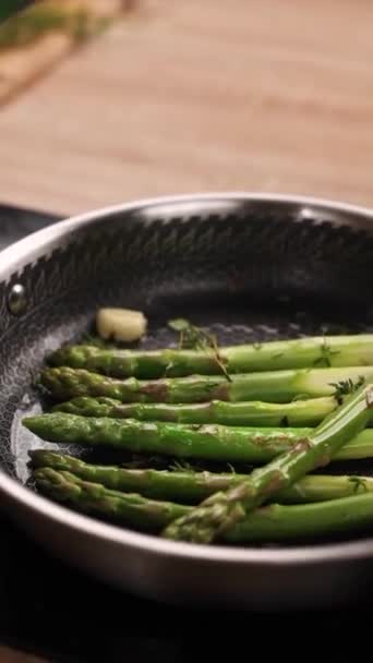 Chef Prepares Asparagus Kitchen Close — Video Stock