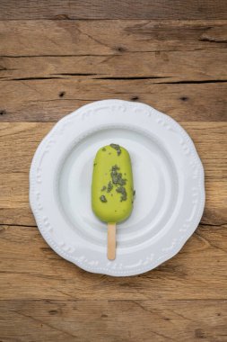 Şekerleme dükkanında nefis bir dondurma. Yakın plan.