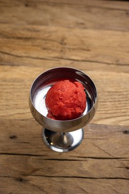 Şekerleme dükkanında nefis bir dondurma. Yakın plan.