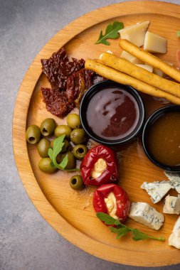 Hafif ve lezzetli soğuk aperatifler. Kapat.