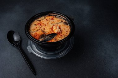 Lezzetli yemek servisi. Kapat.