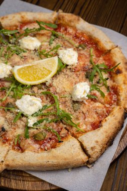 Lokantada nefis İtalyan pizzası