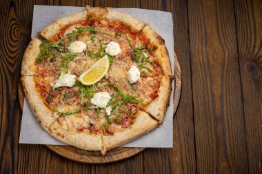 Lokantada nefis İtalyan pizzası