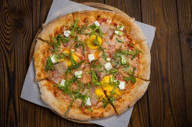 Lokantada nefis İtalyan pizzası