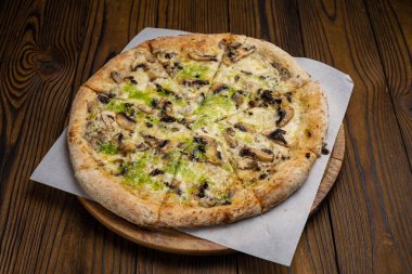 Lokantada nefis İtalyan pizzası