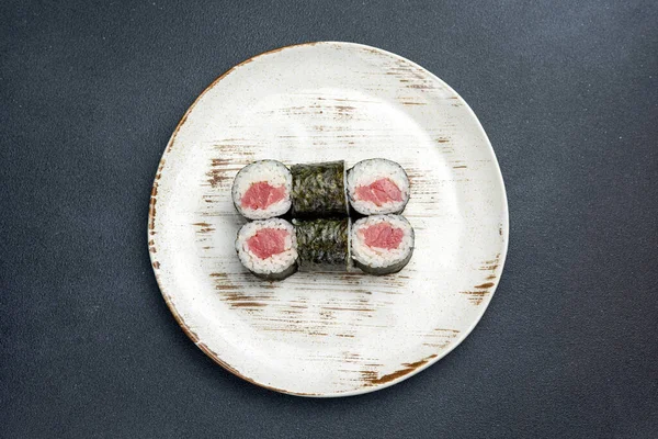 Вкусный Рулет Тунцом Японская Кухня Закрыть — стоковое фото