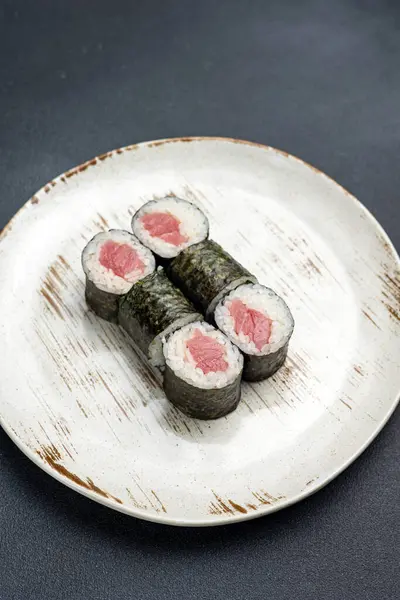 Läcker Tonfiskrulle Japanskt Kök Närbild — Stockfoto
