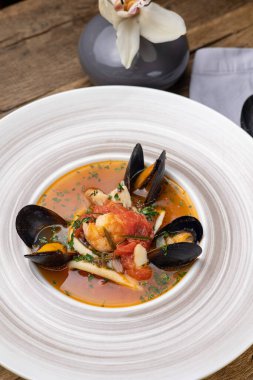 Lokantadaki şeften lezzetli bir çorba.