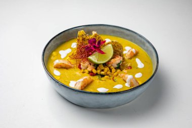Lokantadaki şeften lezzetli bir çorba.