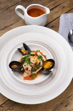 Lokantadaki şeften lezzetli bir çorba.