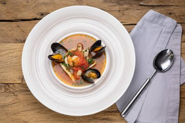 Restoranda nefis bir çorba. Yakın plan.