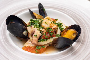 Restoranda nefis bir çorba. Yakın plan.