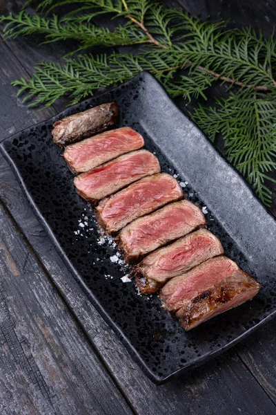 Köstliches Marmoriertes Fleisch Auf Dunklem Hintergrund Nahaufnahme — Stockfoto