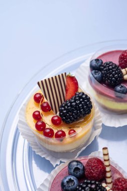 Çocuk kafesinde nefis tatlılar. Kapat.  