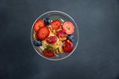 Lokantadaki lezzetli tatlılar. Kapat.  