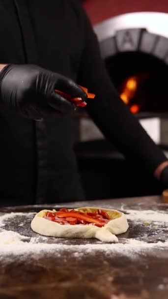 レストランのシェフが美味しい八幡プリを調理 — ストック動画
