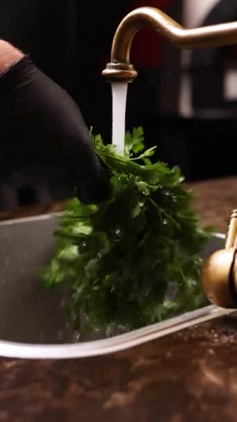 Кухар Готує Смачний Хачапурі Ресторані — стокове відео