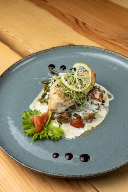 Restoranda et yemek. Et yemeği.