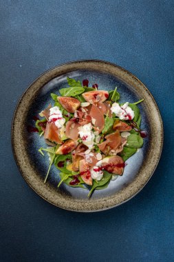 Restoranda nefis salata.