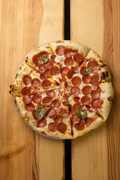 Finom Pizza Étteremben — Stock Fotó