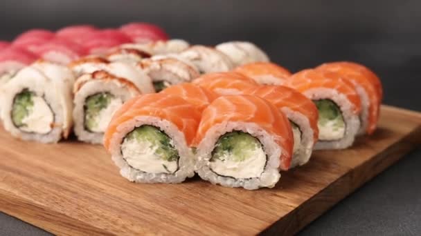 Cuisine Japonaise Délicieux Plat National Japonais Rouleaux Sushis — Video