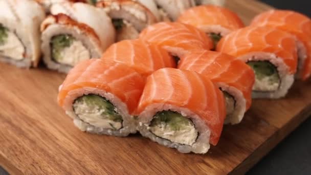 Japansk Mat Utsökt Japansk Maträtt Rullar Och Sushi — Stockvideo