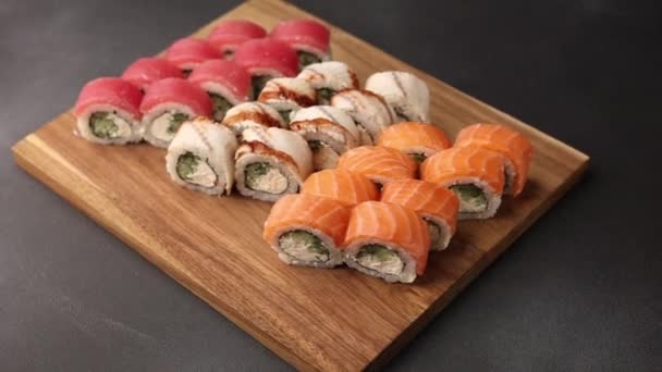 Japon Mutfağı Lezzetli Bir Ulusal Japon Yemeği Rulo Suşi — Stok video