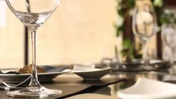 Service Einem Erstklassigen Restaurant — Stockvideo