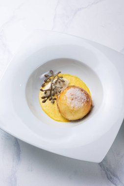 Kafedeki lezzetli tatlılar.