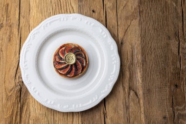 Tabakta lezzetli incirli kurabiyeler  