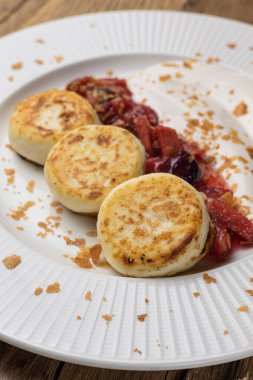 Tabakta nefis peynirli kek tatlısı