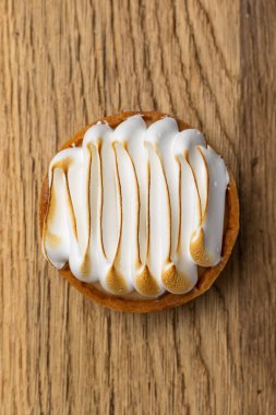 Kremalı limonlu tart.