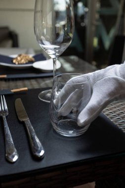 Lokantada masa hazır.