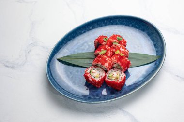 Japon mutfağı. Somon ve havyarlı lezzetli Rolls Royce.