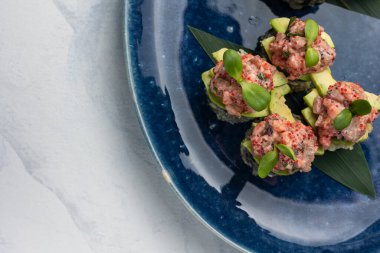 Japon mutfağı. Somonlu kızarmış börek.