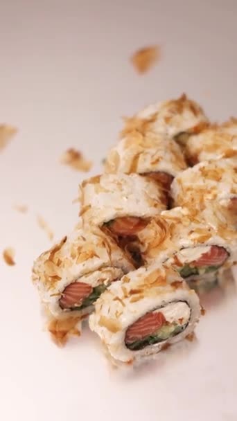Conjunto Sushi Sobre Fondo Plateado Vista Aérea — Vídeos de Stock