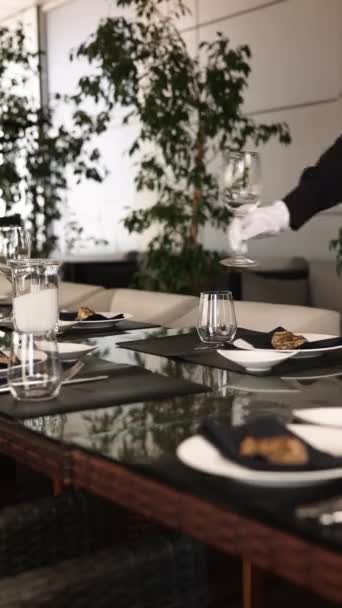 Proces Van Tafelschikking Voor Een Banket Een Restaurant — Stockvideo